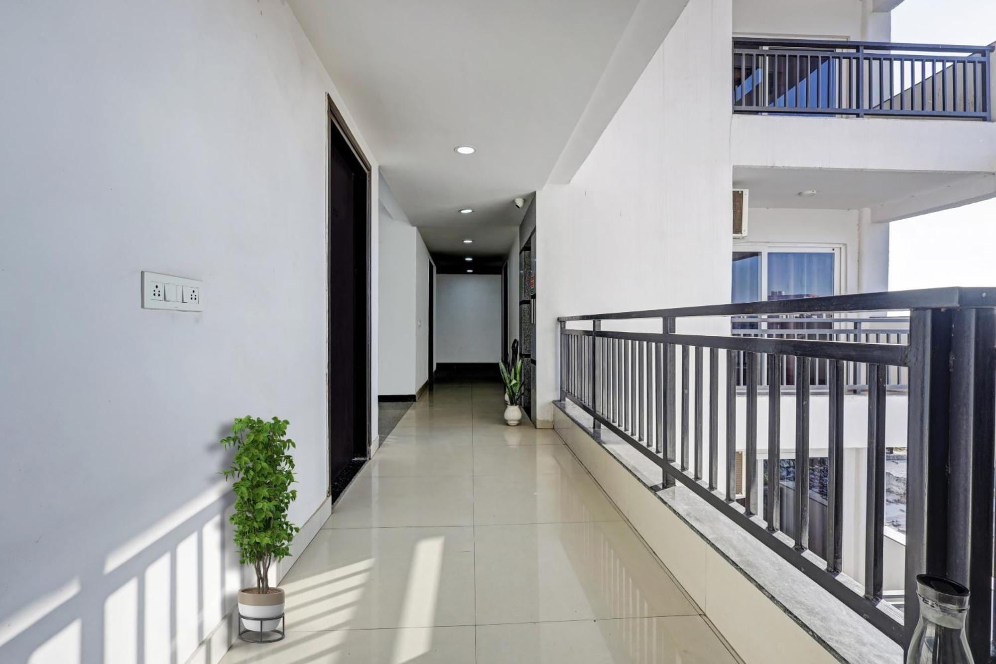 Super Townhouse Tipsyy Near Bestech Central Square Mall Gurgaon Eksteriør bilde