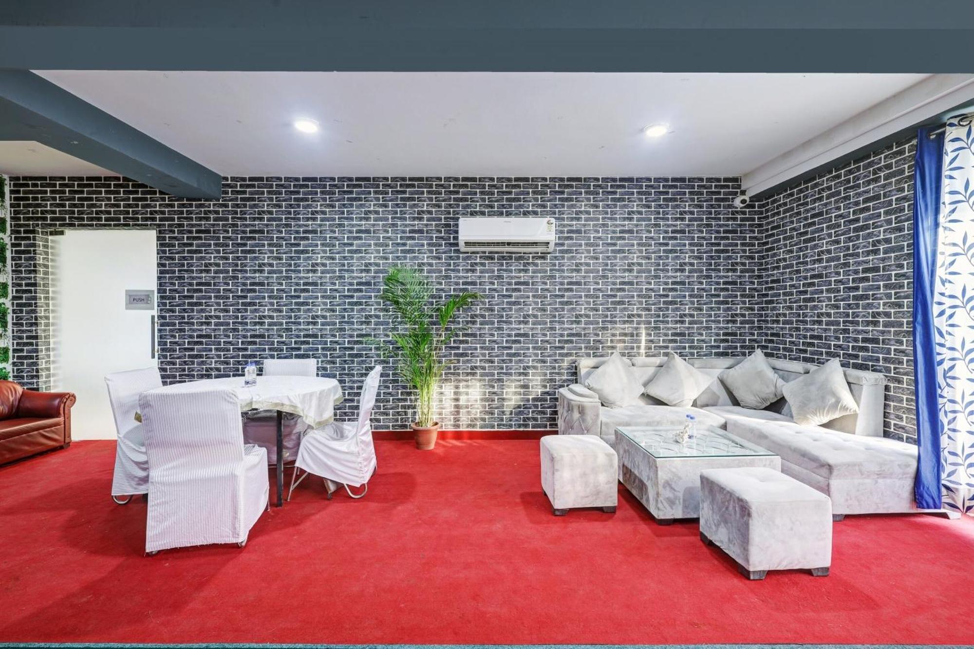 Super Townhouse Tipsyy Near Bestech Central Square Mall Gurgaon Eksteriør bilde
