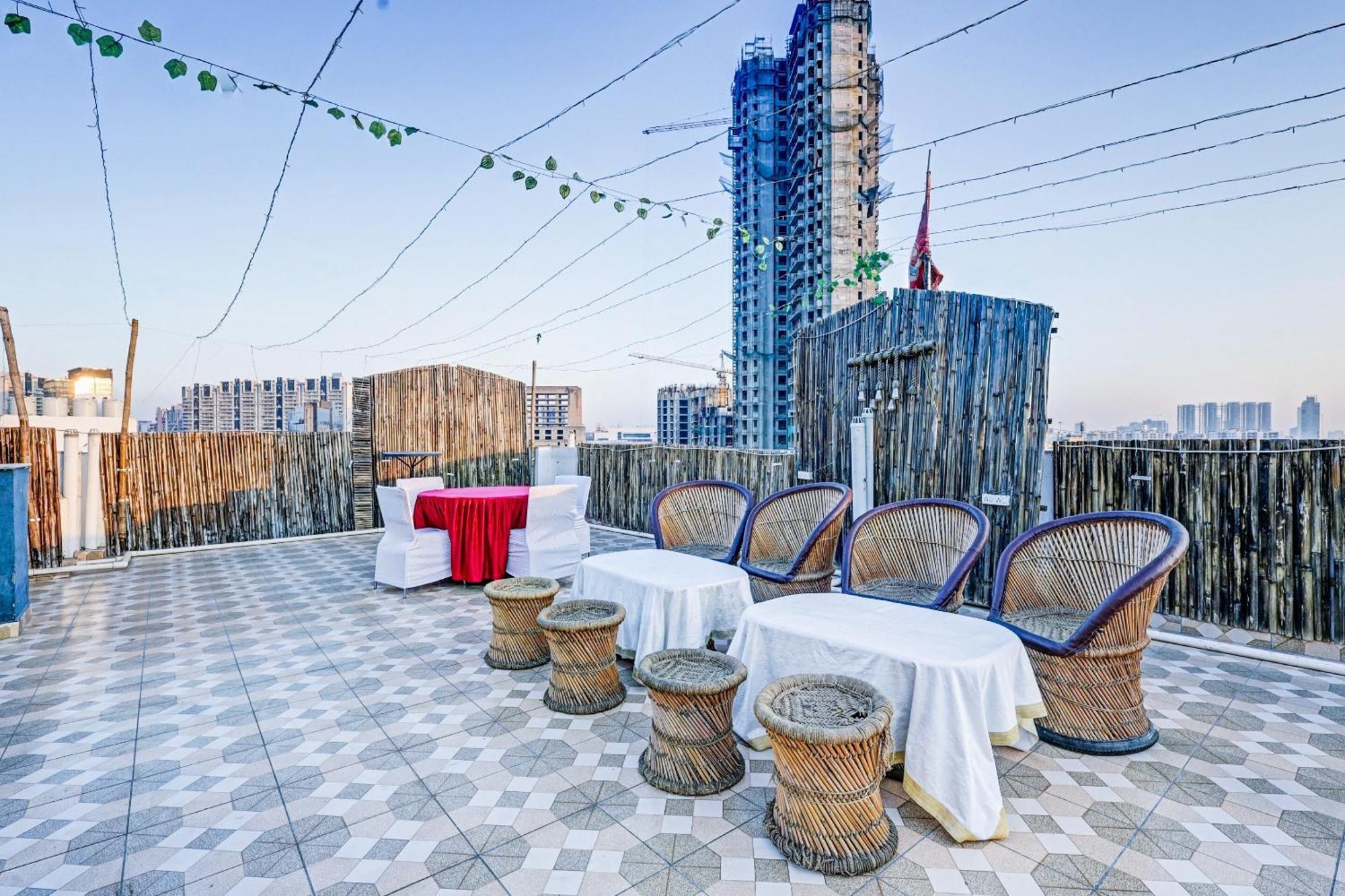 Super Townhouse Tipsyy Near Bestech Central Square Mall Gurgaon Eksteriør bilde